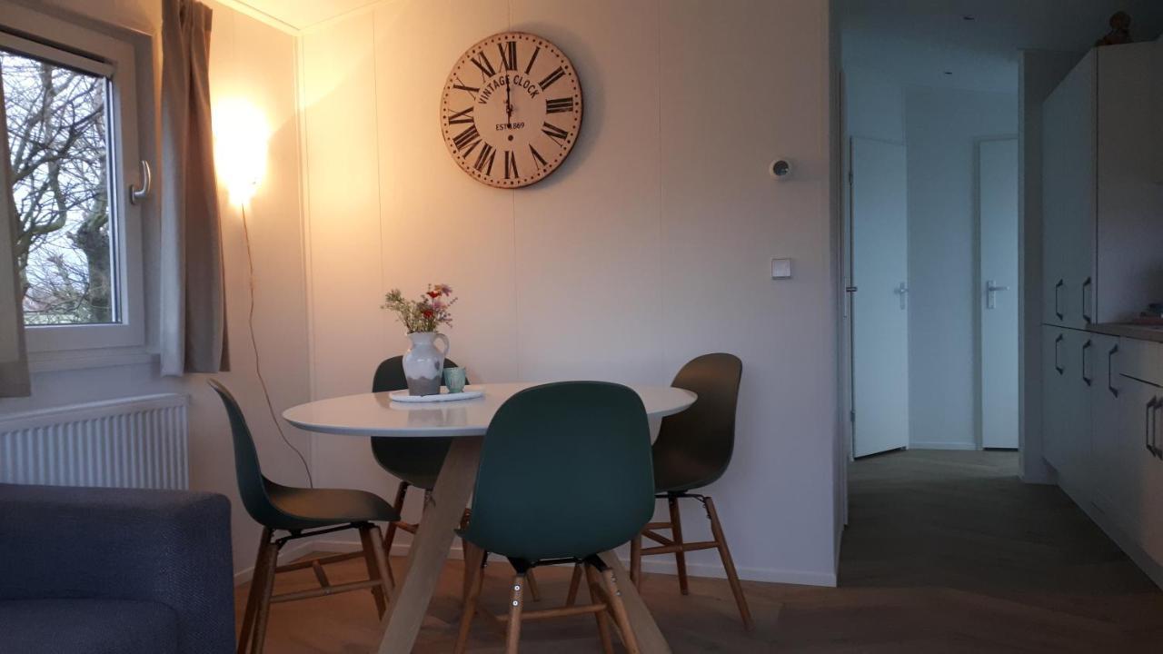 Chalet Op Minicamping Dorpszicht Gapinge
